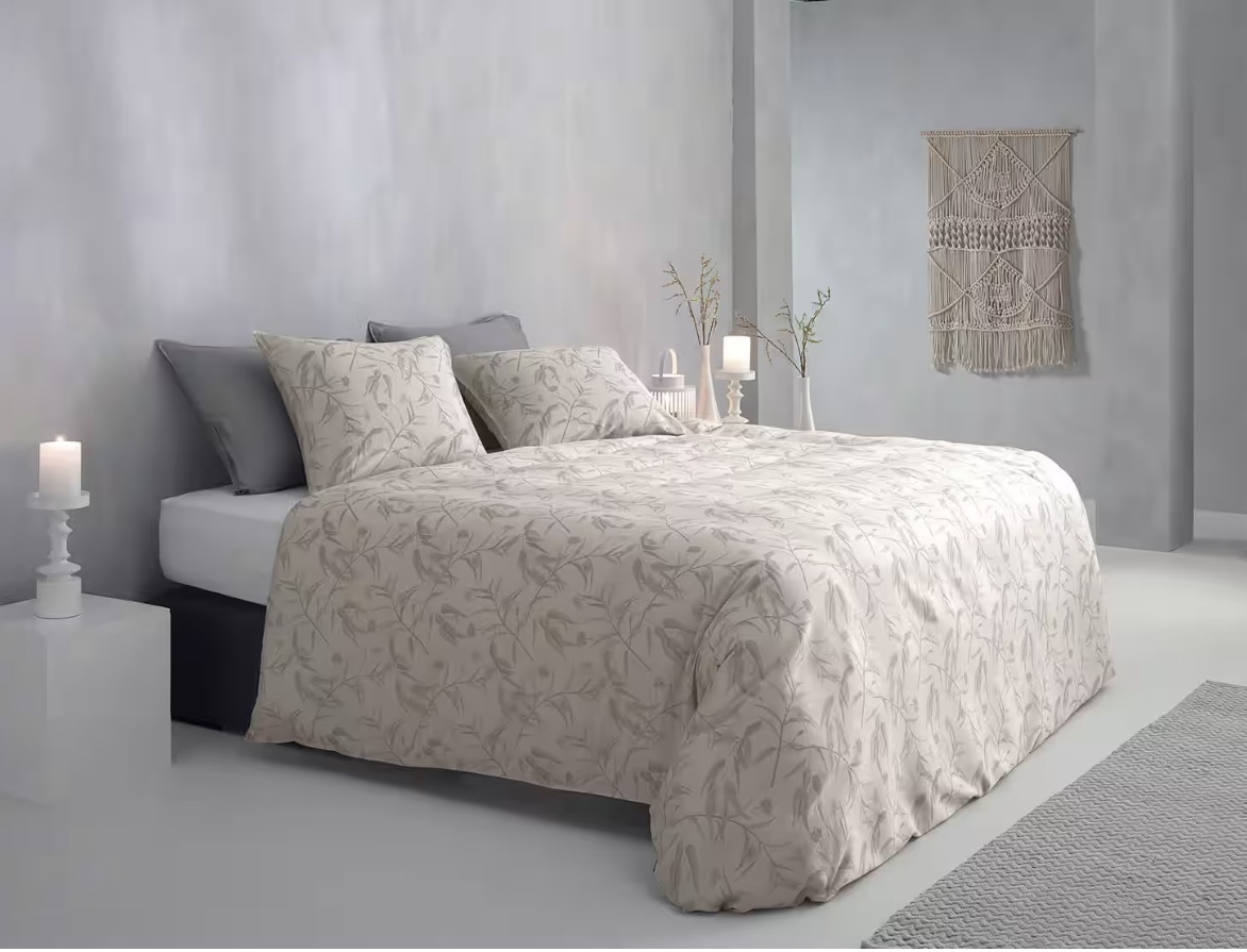 2 x Zo Home Bettwäsche „Fiori di Satinado Forest Sand“ 135x200 edler Glanz, feiner Schlafkomfort 4tlg – Bild 2